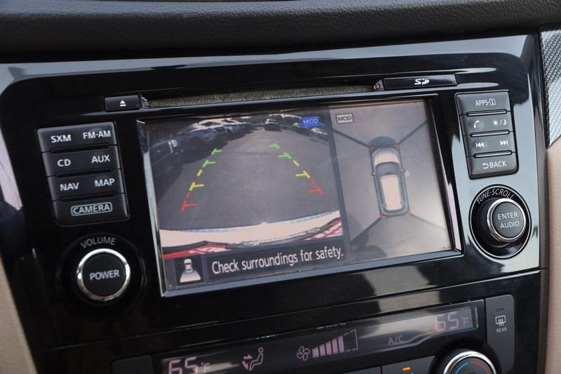 Nissan Rogue Vehicle Image 18