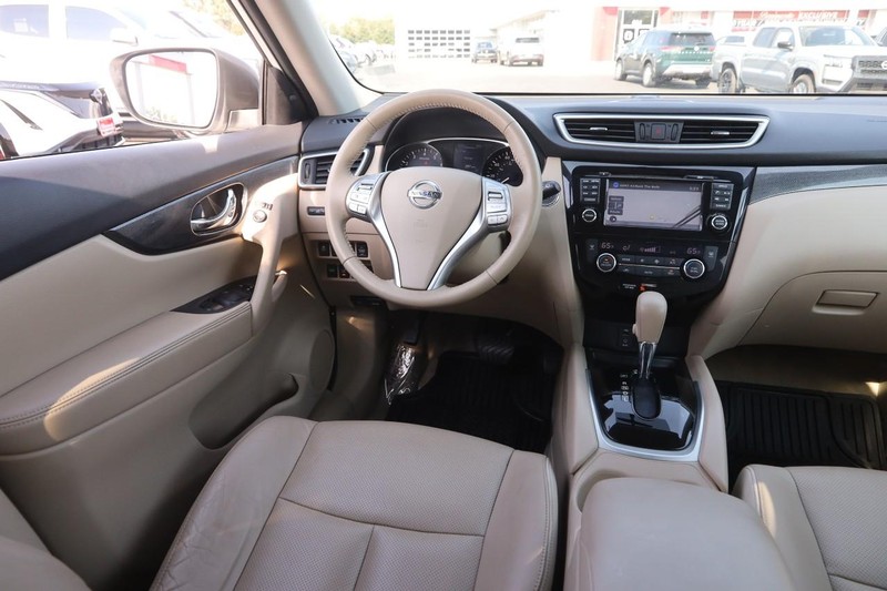 Nissan Rogue Vehicle Image 23