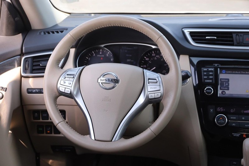 Nissan Rogue Vehicle Image 24