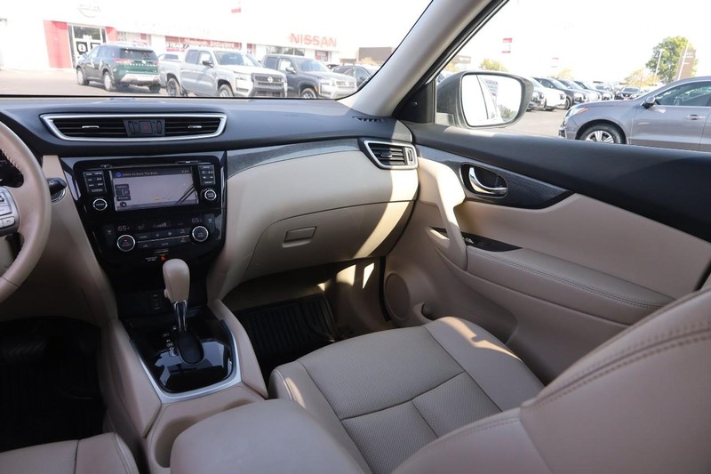 Nissan Rogue Vehicle Image 26