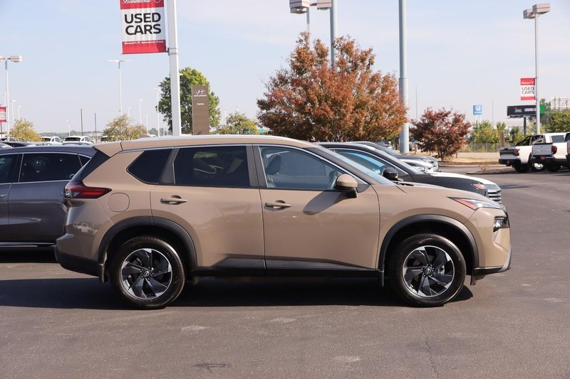 Nissan Rogue Vehicle Image 05
