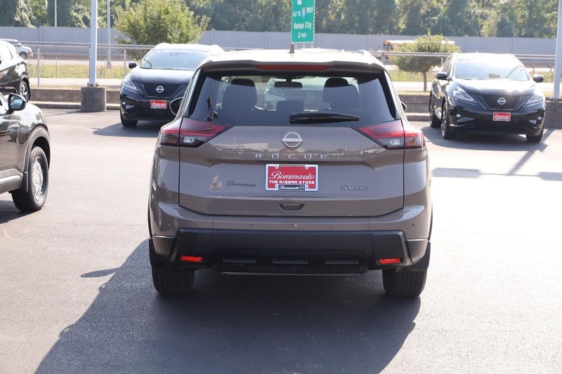 Nissan Rogue Vehicle Image 06