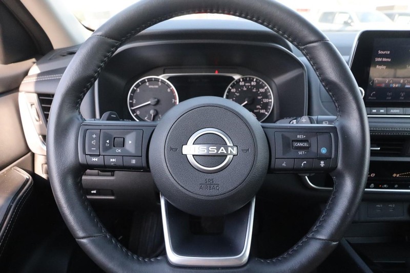 Nissan Rogue Vehicle Image 12