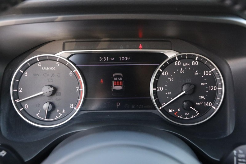 Nissan Rogue Vehicle Image 15