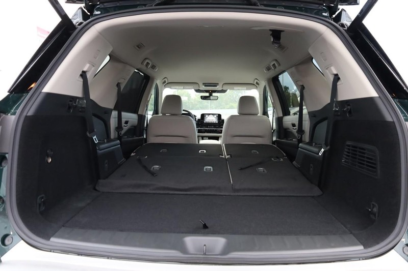 Nissan Pathfinder Vehicle Full-screen Gallery Image 7