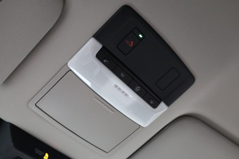 Nissan Pathfinder Vehicle Full-screen Gallery Image 19