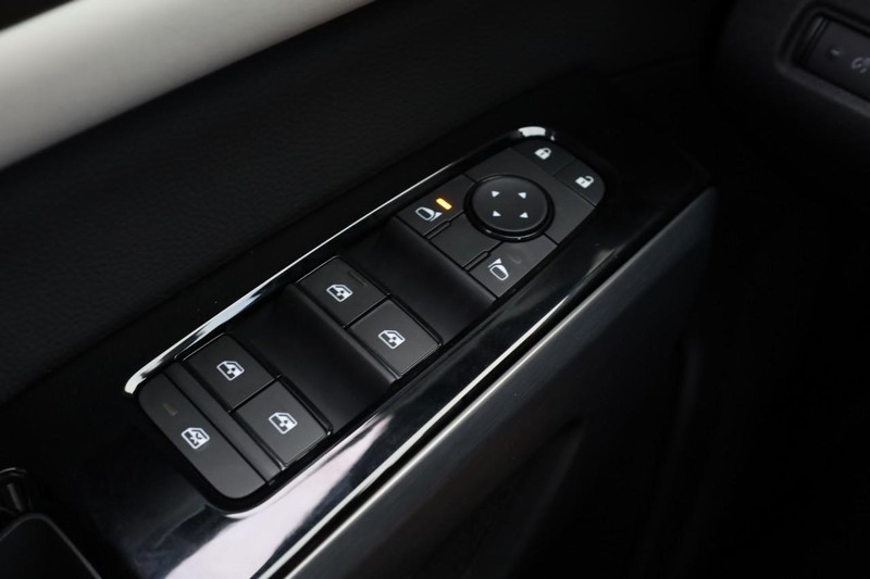 Nissan Pathfinder Vehicle Full-screen Gallery Image 20