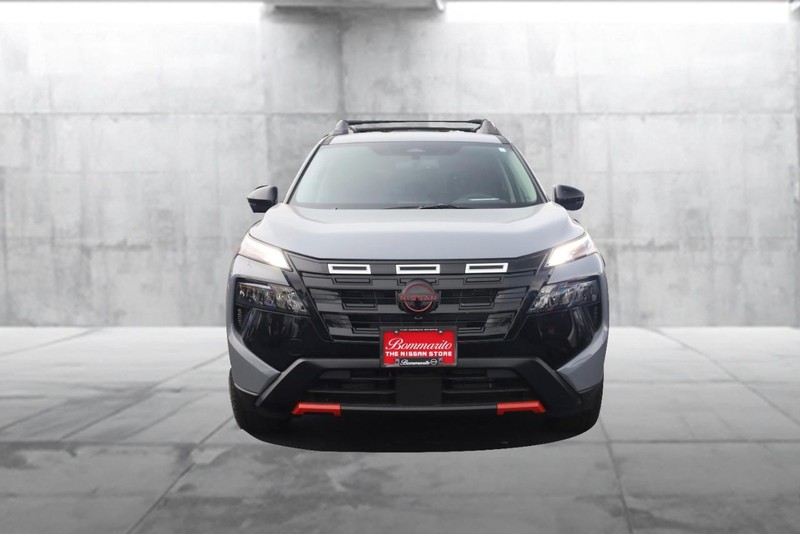 Nissan Rogue Vehicle Image 04