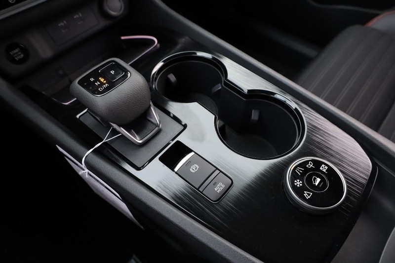 Nissan Rogue Vehicle Image 15