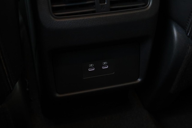 Nissan Rogue Vehicle Image 22