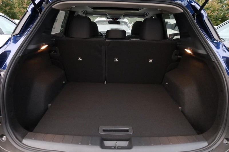 Nissan Kicks Vehicle Image 07