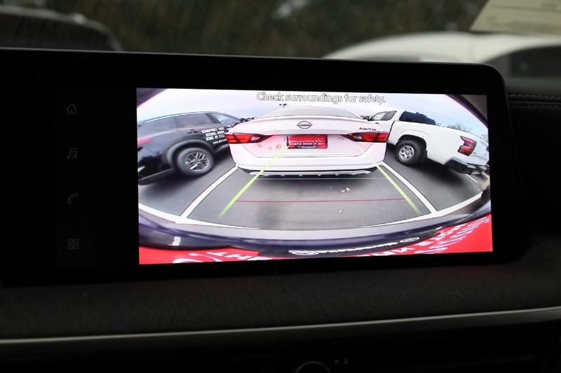 Nissan Kicks Vehicle Image 13