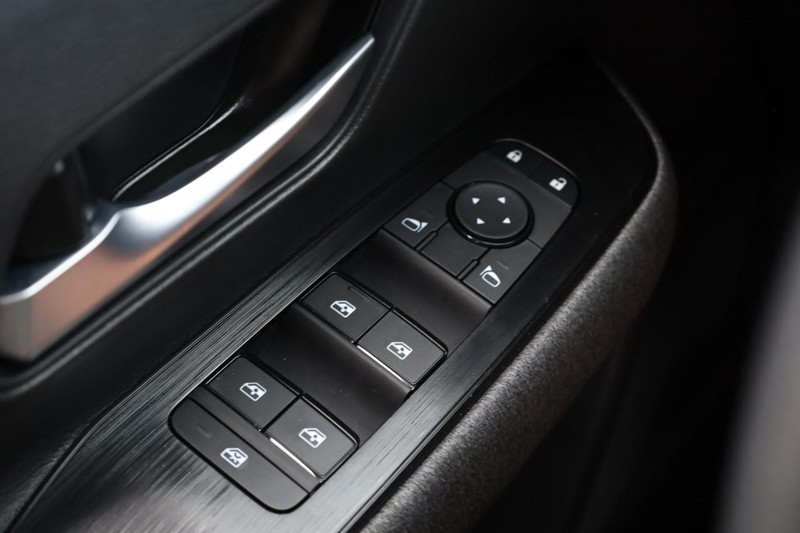 Nissan Kicks Vehicle Image 19