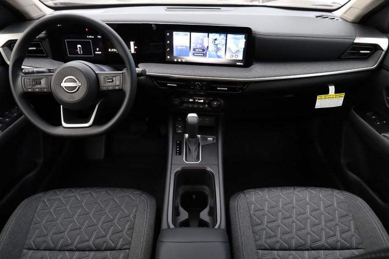 Nissan Kicks Vehicle Image 23