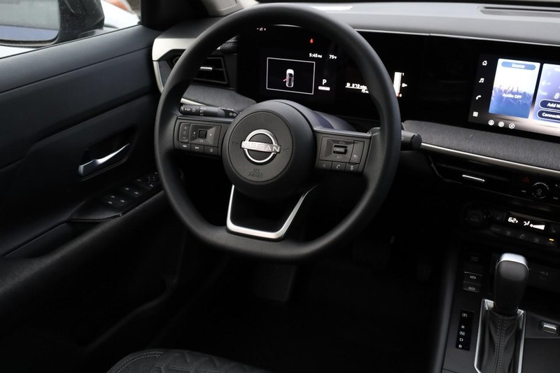 Nissan Kicks Vehicle Image 24