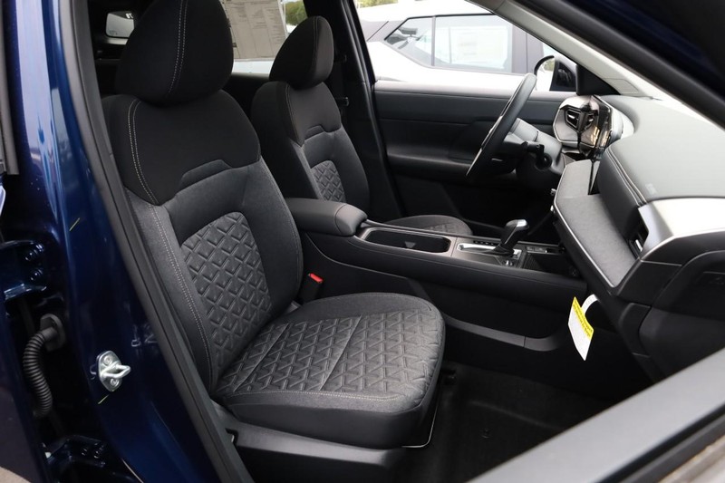 Nissan Kicks Vehicle Image 25