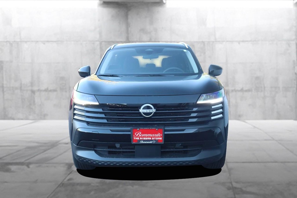 Nissan Kicks Vehicle Image 04