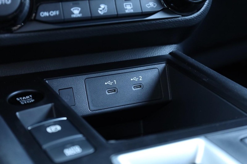 Nissan Kicks Vehicle Full-screen Gallery Image 15