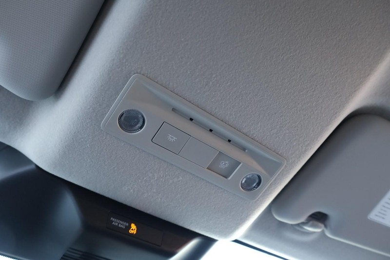 Nissan Kicks Vehicle Full-screen Gallery Image 17