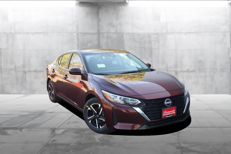 Nissan Sentra Vehicle Full-screen Gallery Image 2