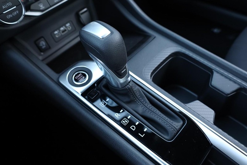 Nissan Sentra Vehicle Image 15