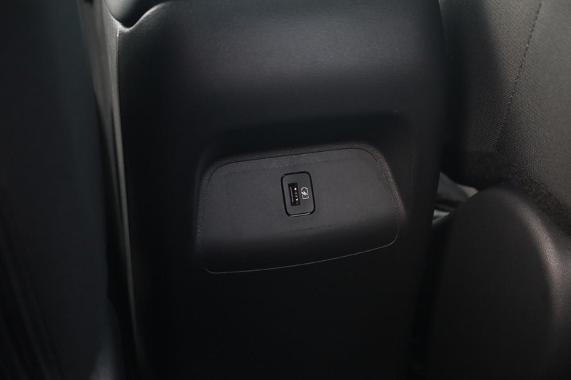 Nissan Sentra Vehicle Full-screen Gallery Image 21