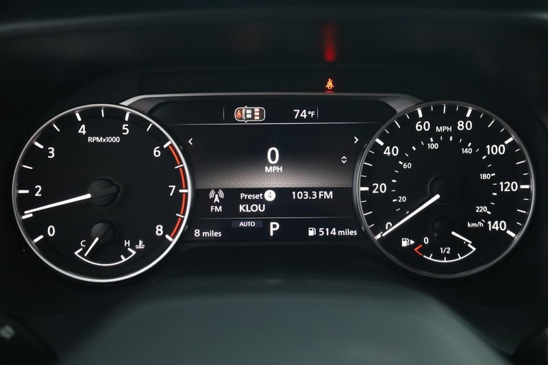 Nissan Rogue Vehicle Full-screen Gallery Image 10