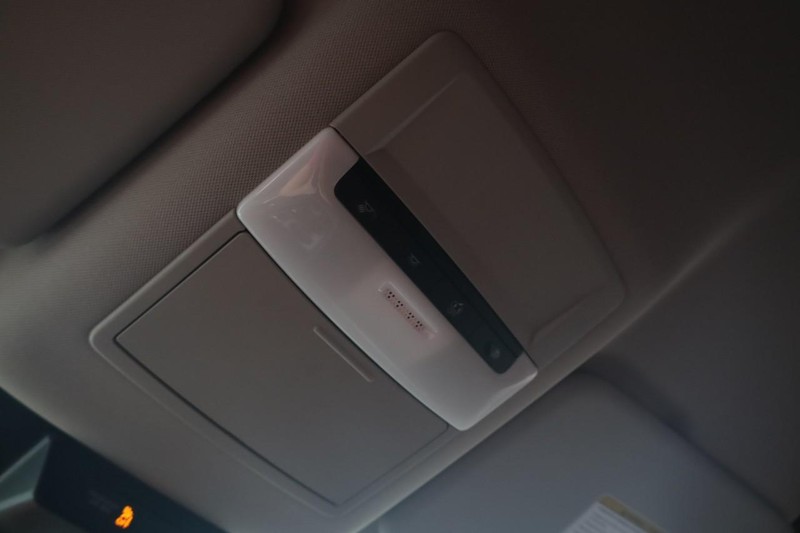 Nissan Rogue Vehicle Full-screen Gallery Image 16