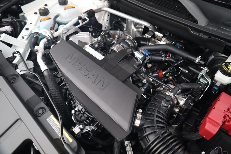 Nissan Rogue Vehicle Full-screen Gallery Image 24