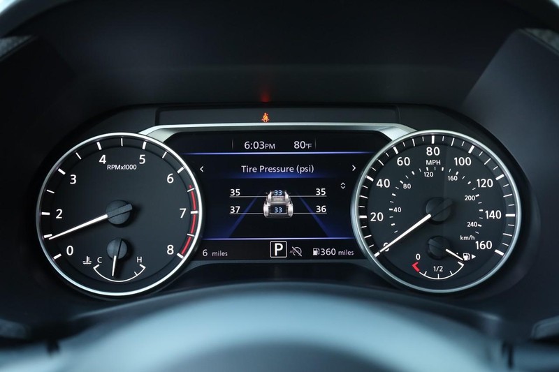 Nissan Sentra Vehicle Full-screen Gallery Image 10