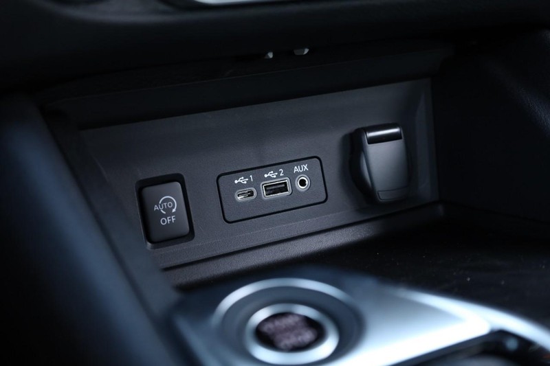 Nissan Sentra Vehicle Full-screen Gallery Image 14