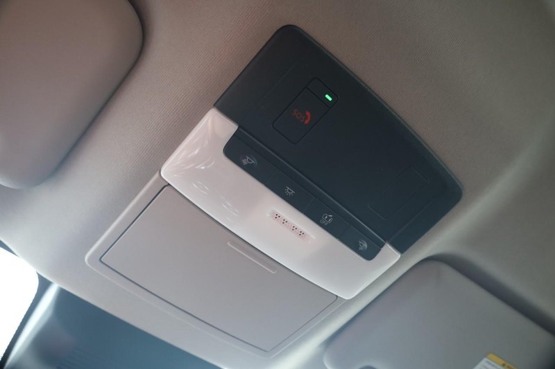 Nissan Sentra Vehicle Full-screen Gallery Image 17