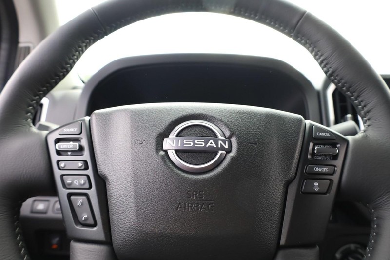 Nissan Frontier Vehicle Image 09