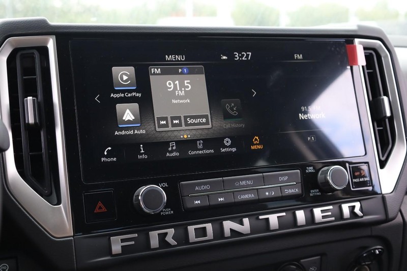 Nissan Frontier Vehicle Image 11