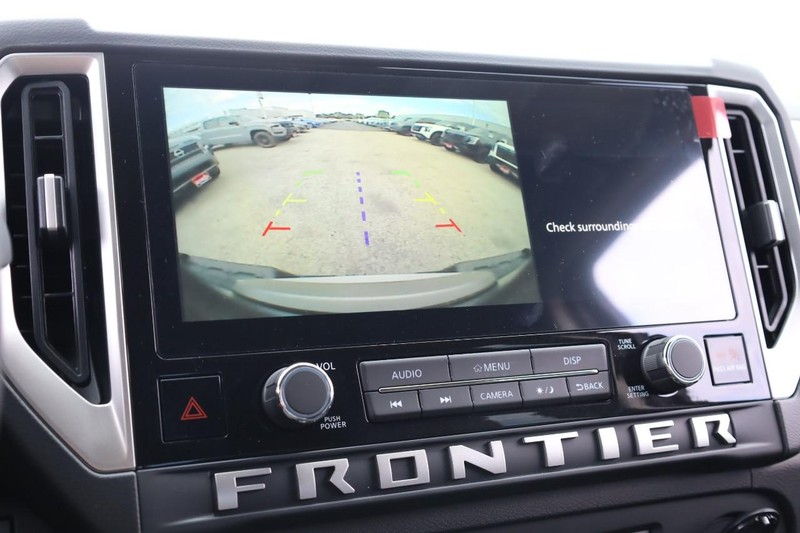 Nissan Frontier Vehicle Image 12