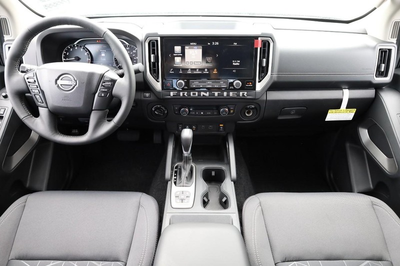 Nissan Frontier Vehicle Image 22