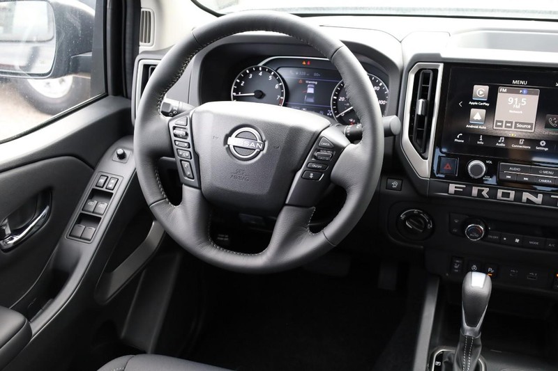 Nissan Frontier Vehicle Image 23