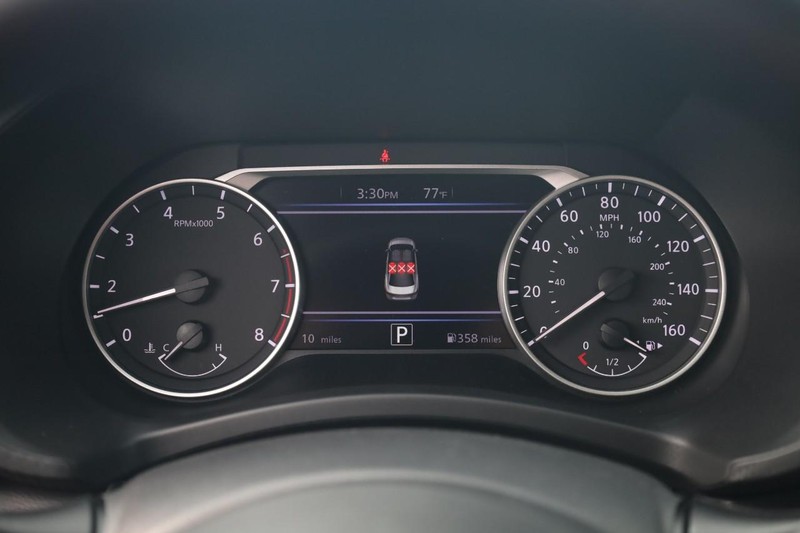 Nissan Sentra Vehicle Image 10