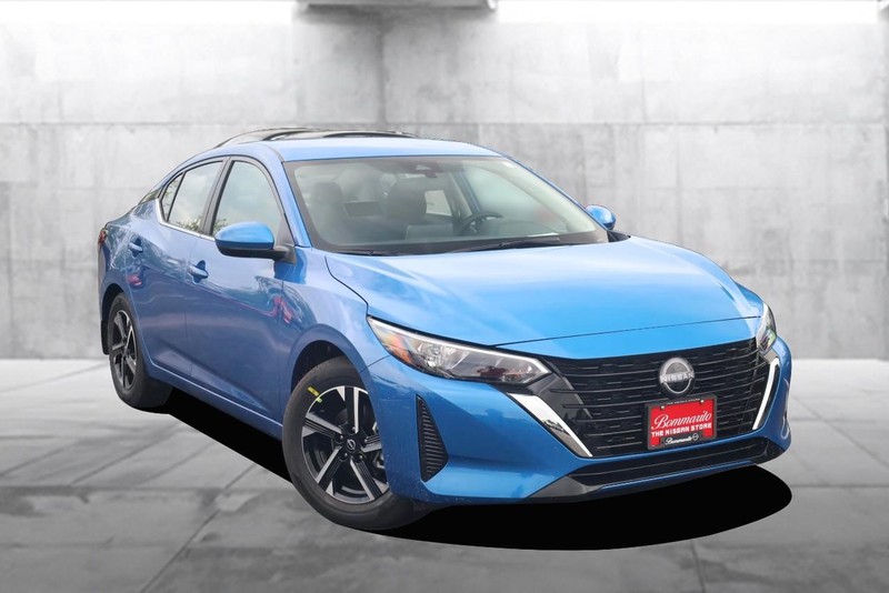 Nissan Sentra Vehicle Full-screen Gallery Image 2