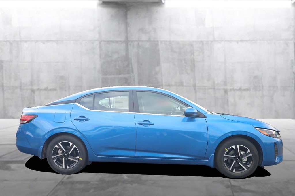 Nissan Sentra Vehicle Image 05