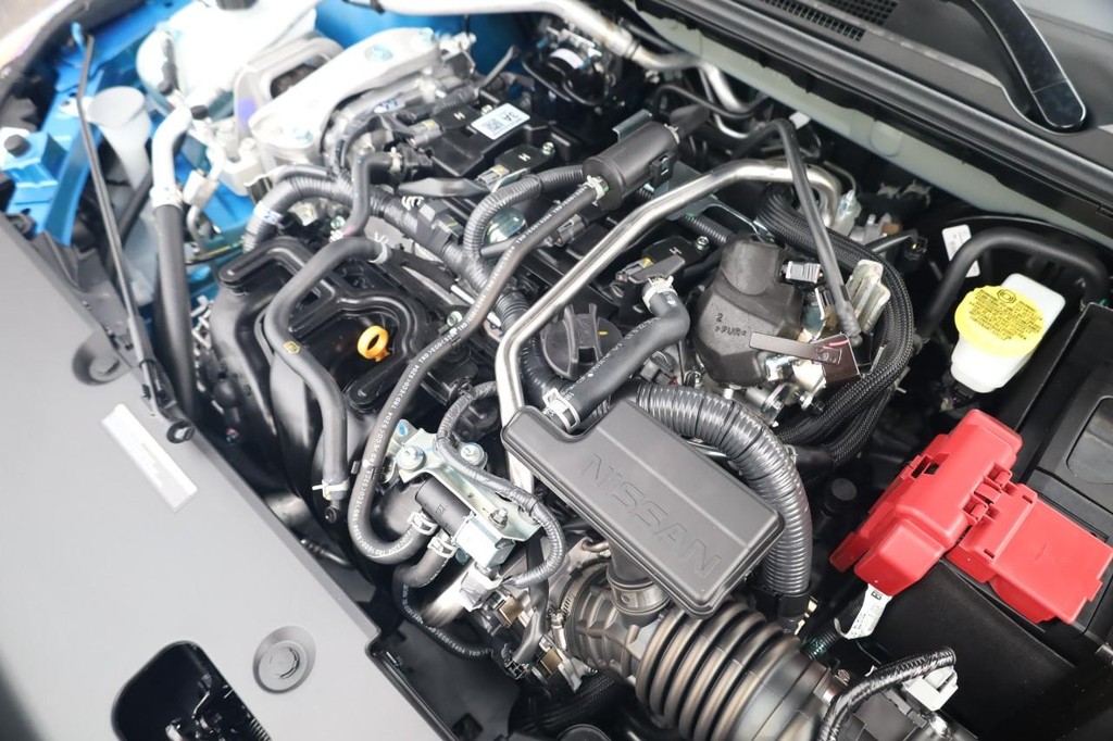 Nissan Sentra Vehicle Image 25