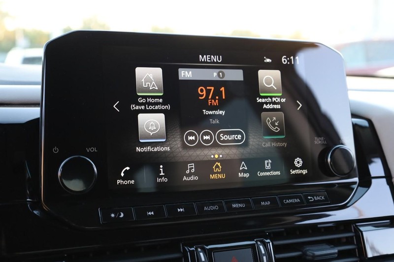 Nissan Pathfinder Vehicle Full-screen Gallery Image 14