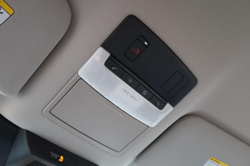 Nissan Pathfinder Vehicle Full-screen Gallery Image 20