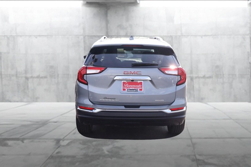 GMC Terrain Vehicle Full-screen Gallery Image 06