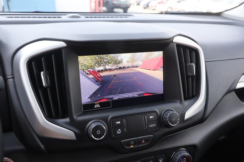 GMC Terrain Vehicle Full-screen Gallery Image 17