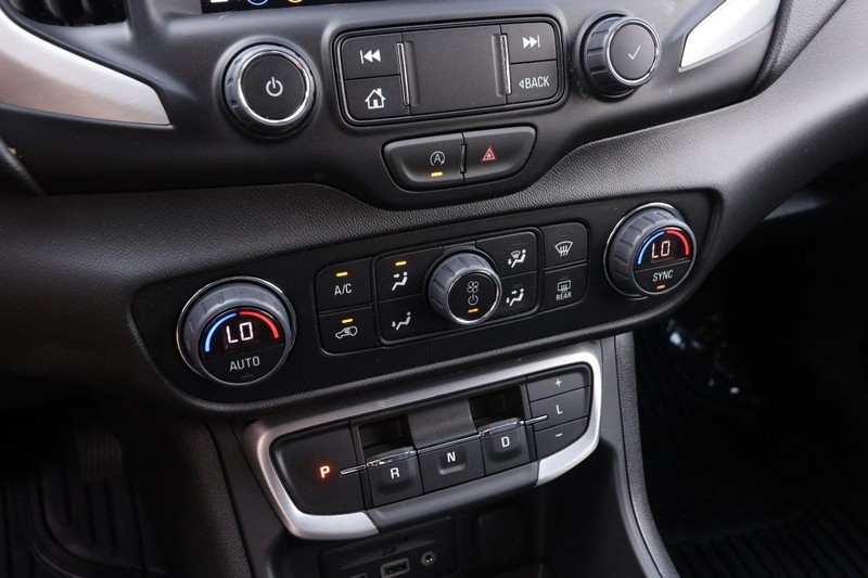 GMC Terrain Vehicle Full-screen Gallery Image 18