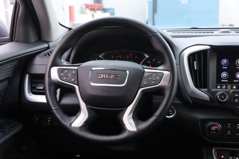 GMC Terrain Vehicle Full-screen Gallery Image 23