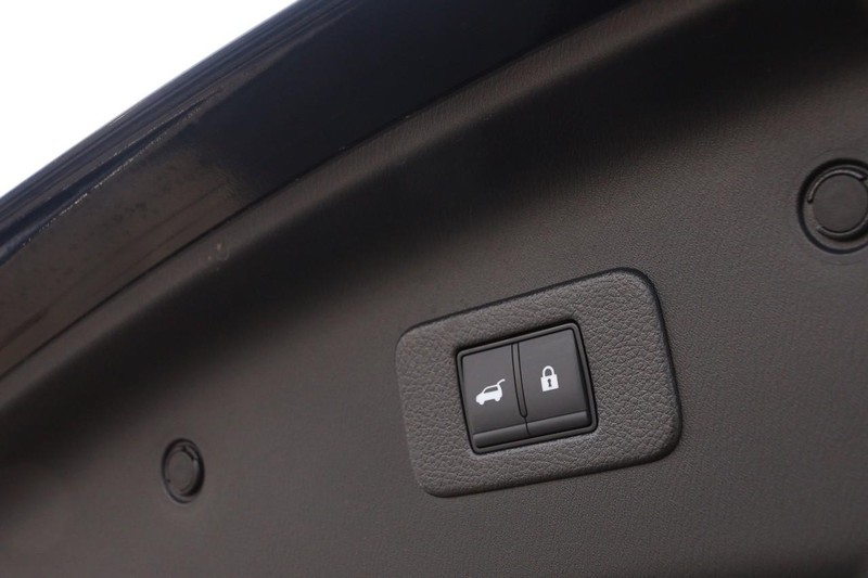 Nissan Armada Vehicle Image 08