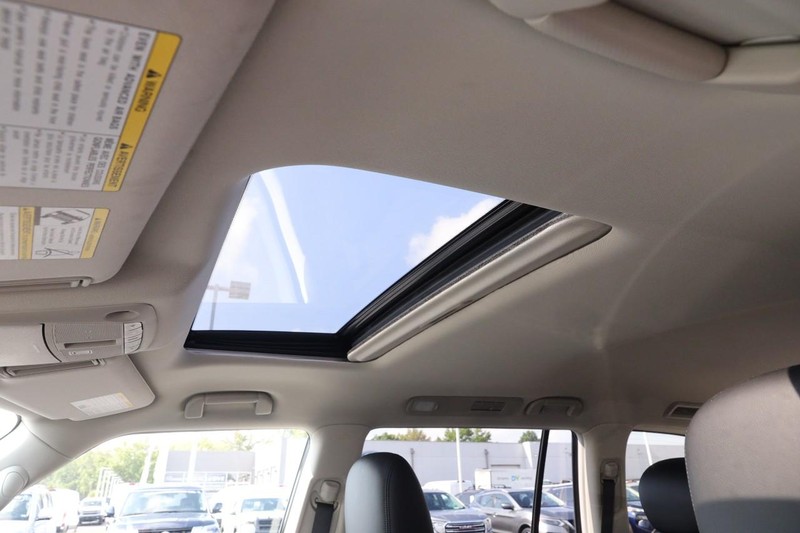 Nissan Armada Vehicle Image 09