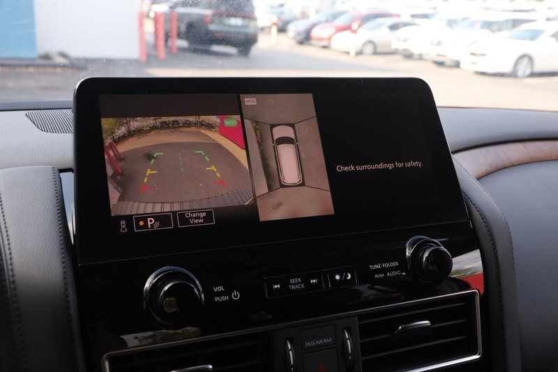 Nissan Armada Vehicle Image 19